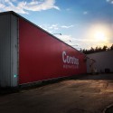 Aan de muur bevestigd aluminium spanframe voor reclamebanners (Klemp)