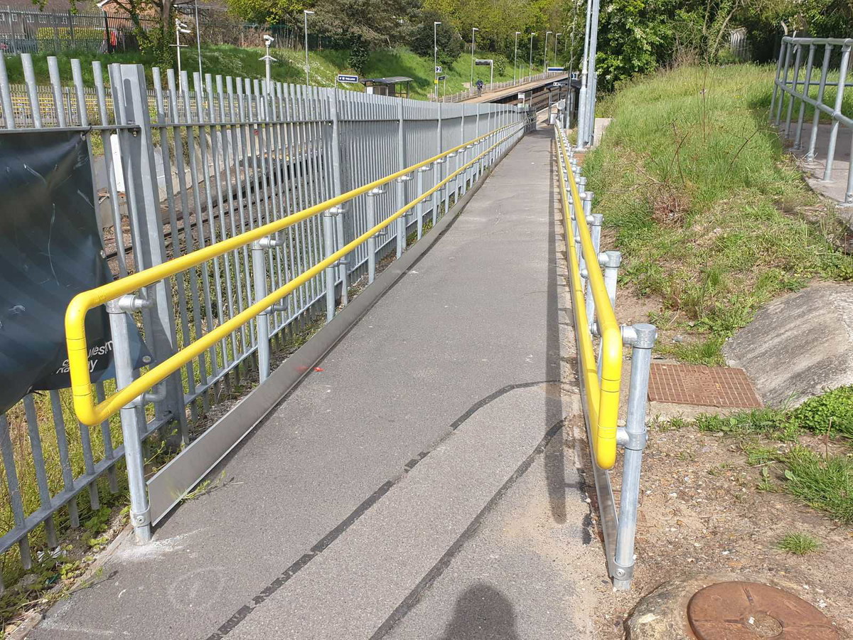Detal złączy Kee Access