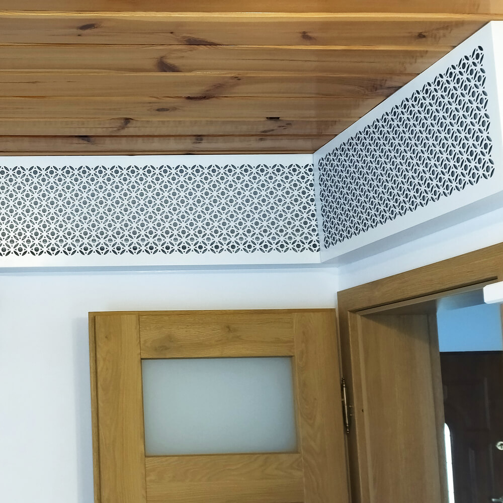 Pipe grille for vertical and horizontal pipes