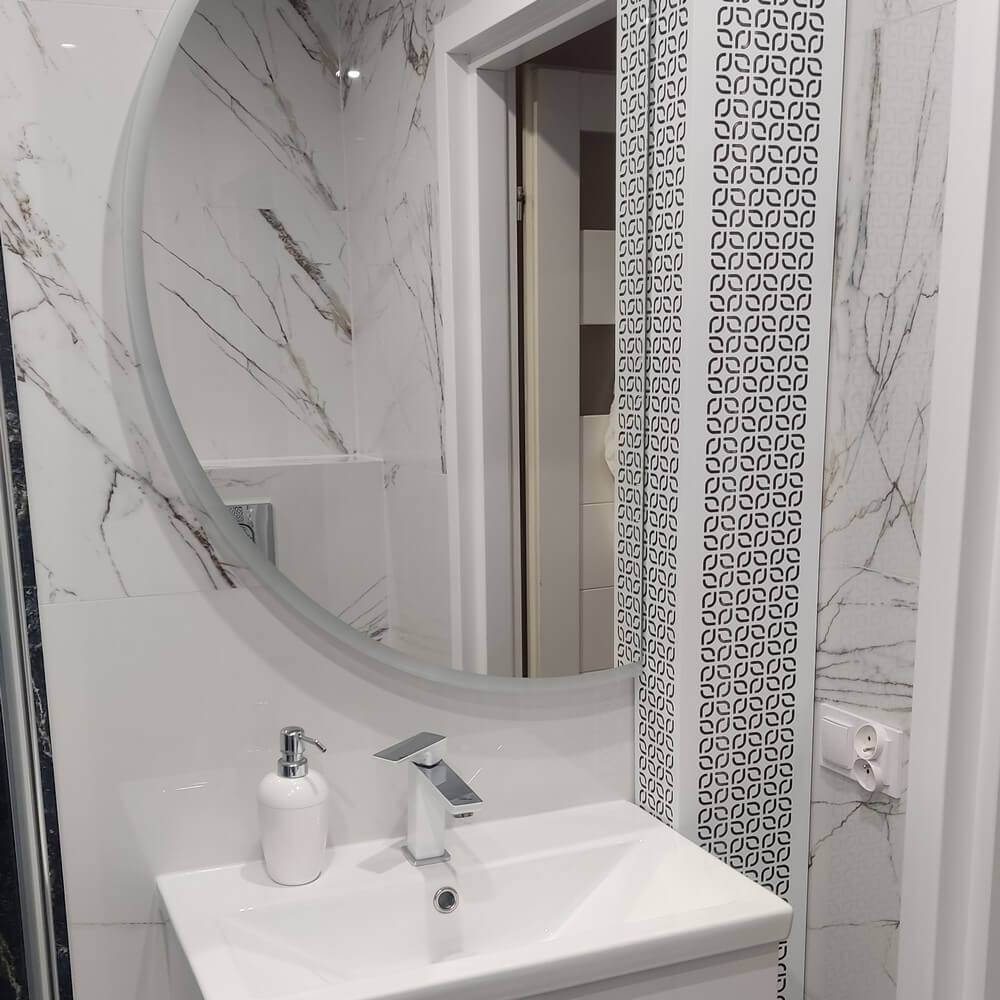 Bathroom pipe cover