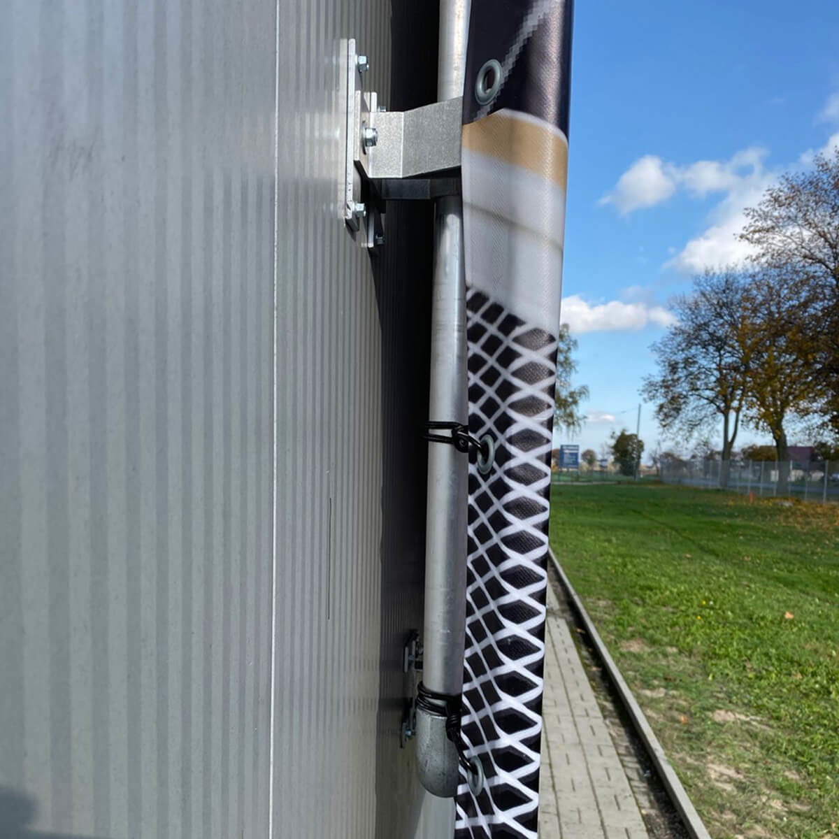 Onzichtbare constructie voor banner