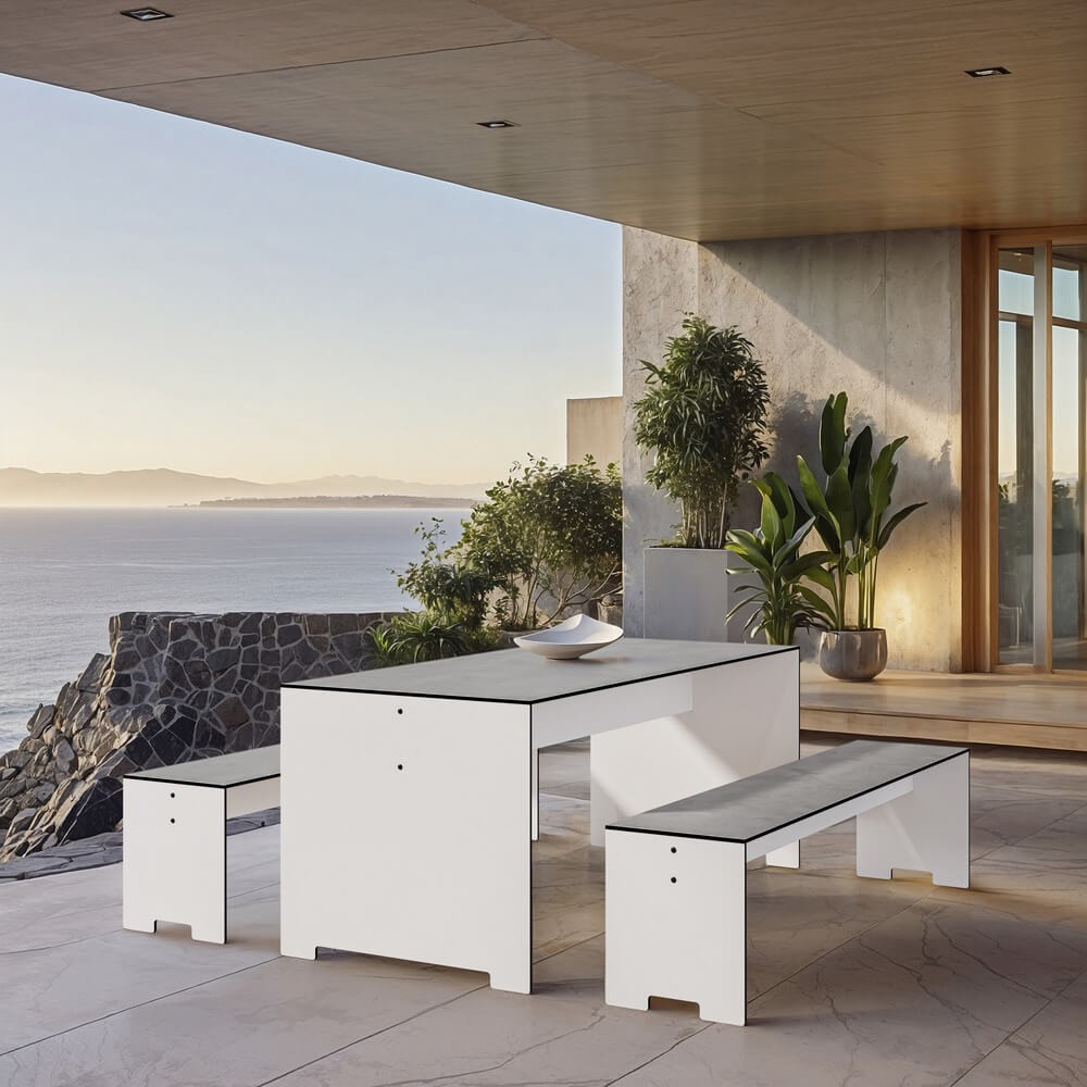 Table et bancs Cube minimalistes dans le jardin